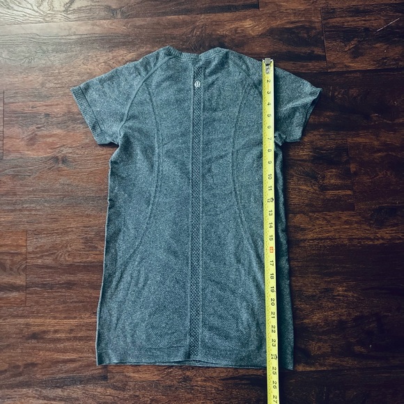 LULULEMON Swiftly Tech Top - Picture 5 of 6